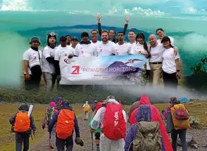 Image for article: Rayakan Hari Jadi Integrity Asia ke-21 di Puncak Gunung Gede