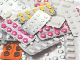 Image for article: Implementasi AI dan blockchain untuk lawan peredaran obat palsu