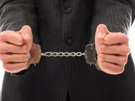 Image for article: Fraud oleh eksekutif perusahaan timbulkan kerugian terbesar