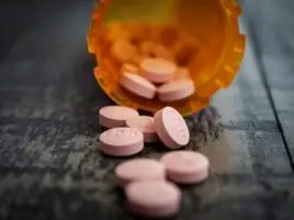 Image for article: Obat palsu: pil pahit di saat pandemi