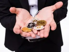 Image for article: 8% fraud di lingkungan kerja melibatkan mata uang kripto